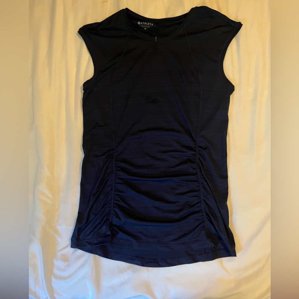 Athleta navy sunshirt